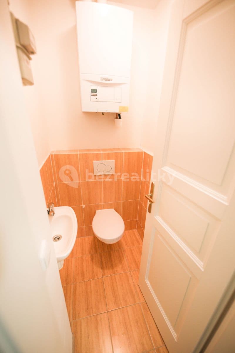 Prenájom bytu 3-izbový 85 m², Bělehradská, Praha, Praha Prenájom bytu 3-izbový 85 m², Bělehradská, Praha, Praha