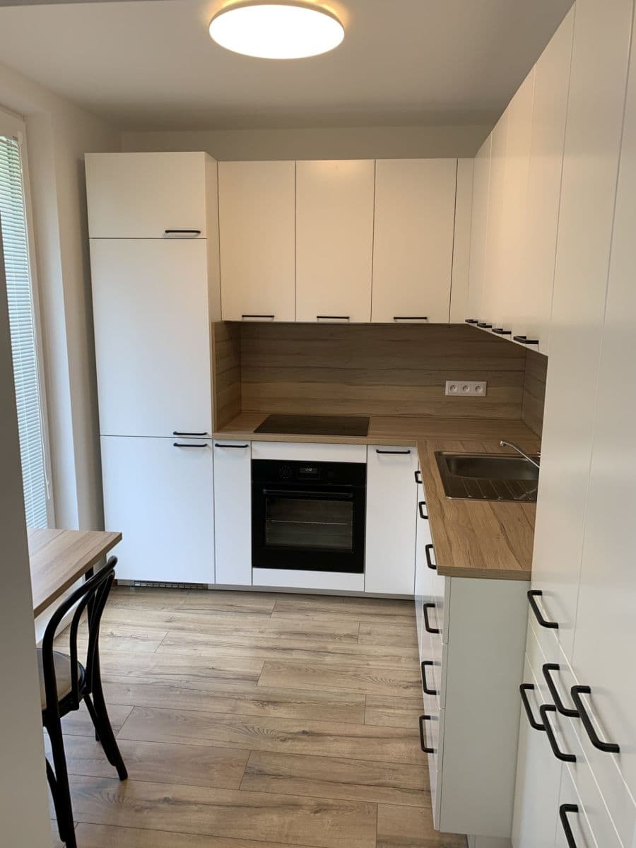 Prenájom bytu 2-izbový 58 m², Jozefa Cígera Hronského, Nové Mesto, Bratislavský kraj Prenájom bytu 2-izbový 58 m², Jozefa Cígera Hronského, Nové Mesto, Bratislavský kraj