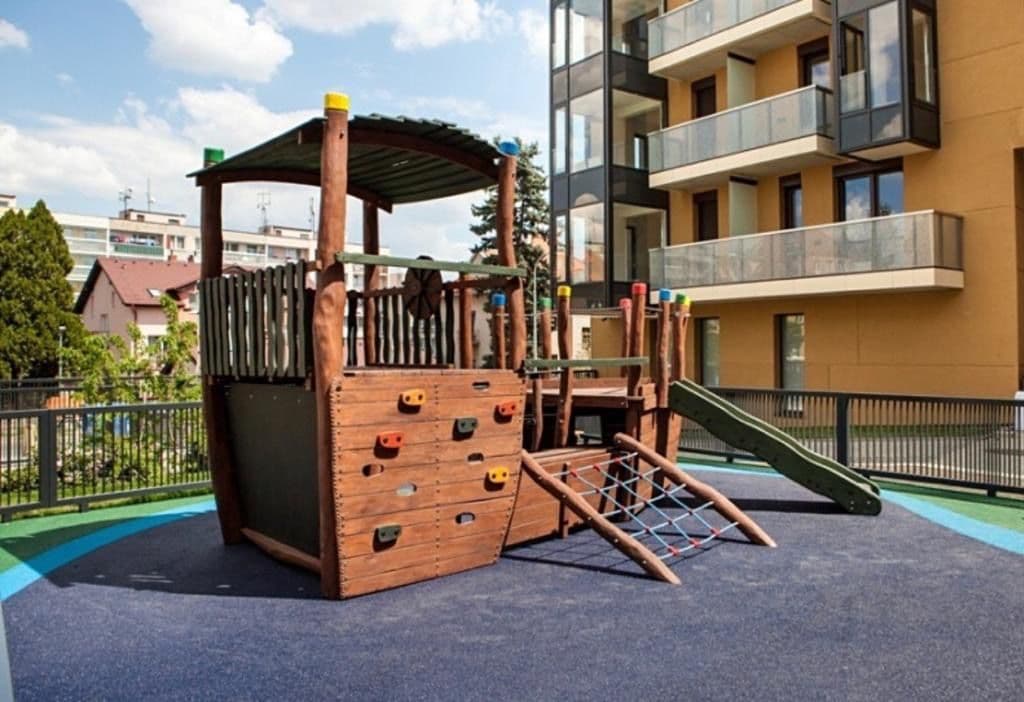 Prenájom bytu 3-izbový 80 m², Baarova, Praha, Praha Prenájom bytu 3-izbový 80 m², Baarova, Praha, Praha