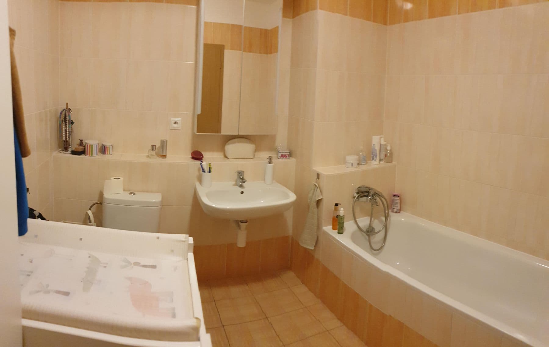 Prenájom bytu 3-izbový 92 m², Kytlická, Praha, Praha Prenájom bytu 3-izbový 92 m², Kytlická, Praha, Praha