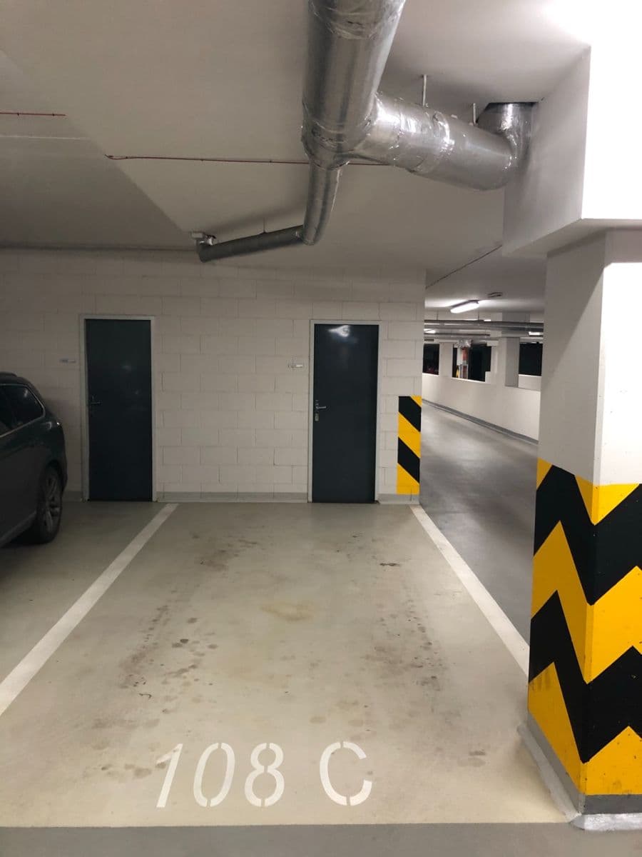 Prenájom bytu 3-izbový 92 m², Kytlická, Praha, Praha Prenájom bytu 3-izbový 92 m², Kytlická, Praha, Praha
