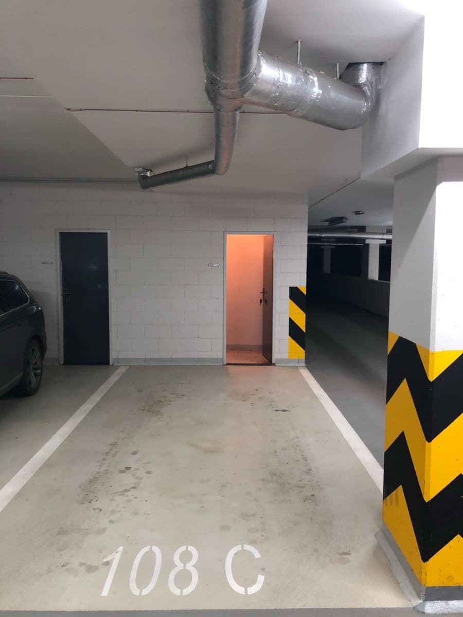 Prenájom bytu 3-izbový 92 m², Kytlická, Praha, Praha Prenájom bytu 3-izbový 92 m², Kytlická, Praha, Praha