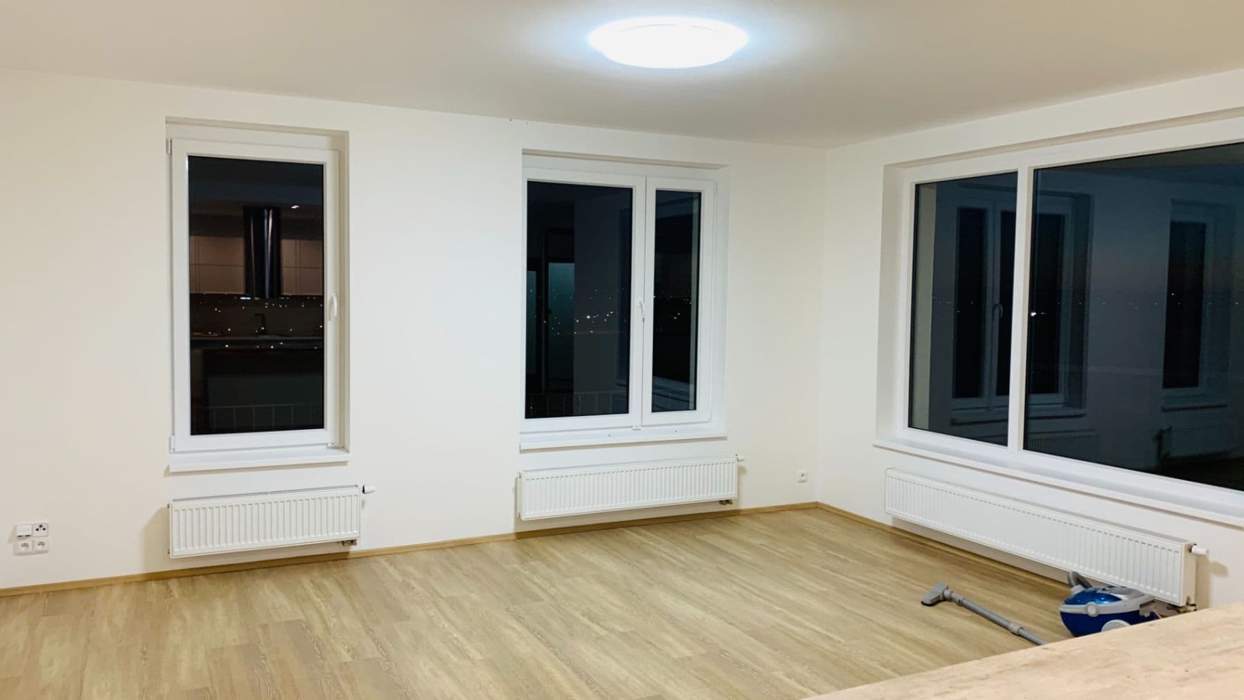 Prenájom bytu 4-izbový 120 m², Medunova, Praha, Praha Prenájom bytu 4-izbový 120 m², Medunova, Praha, Praha