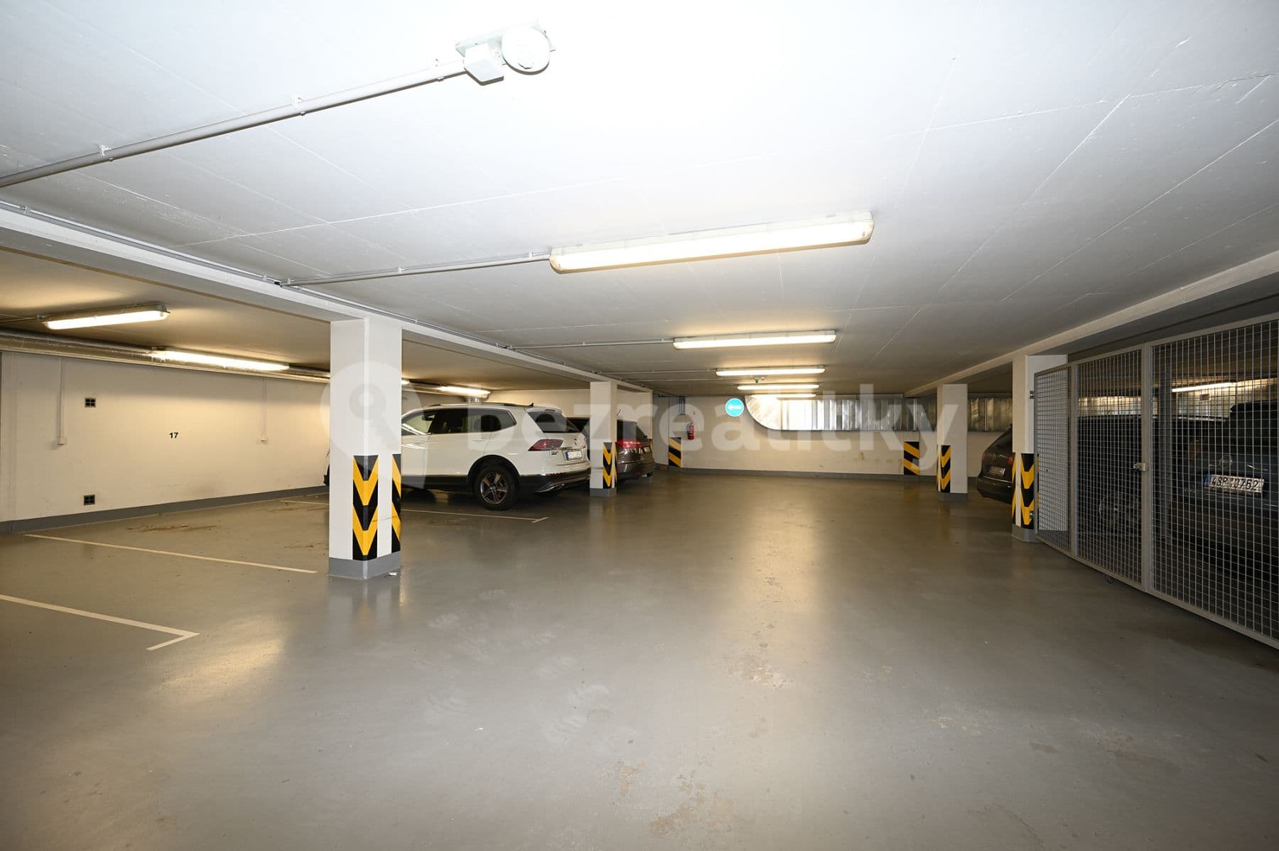 Prenájom garáže 15 m², Ježovská, Praha, Praha Prenájom garáže 15 m², Ježovská, Praha, Praha