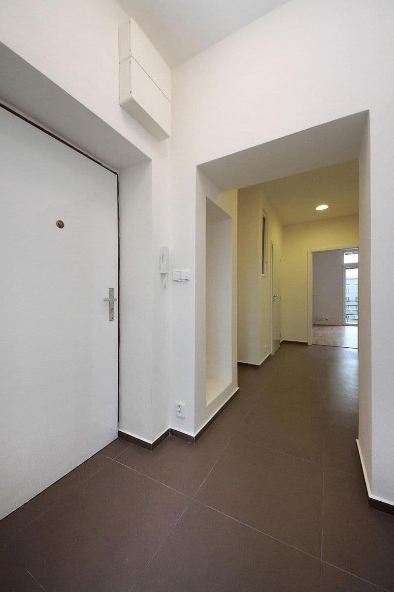 Prenájom bytu 2-izbový 53 m², Přístavní, Praha, Praha Prenájom bytu 2-izbový 53 m², Přístavní, Praha, Praha