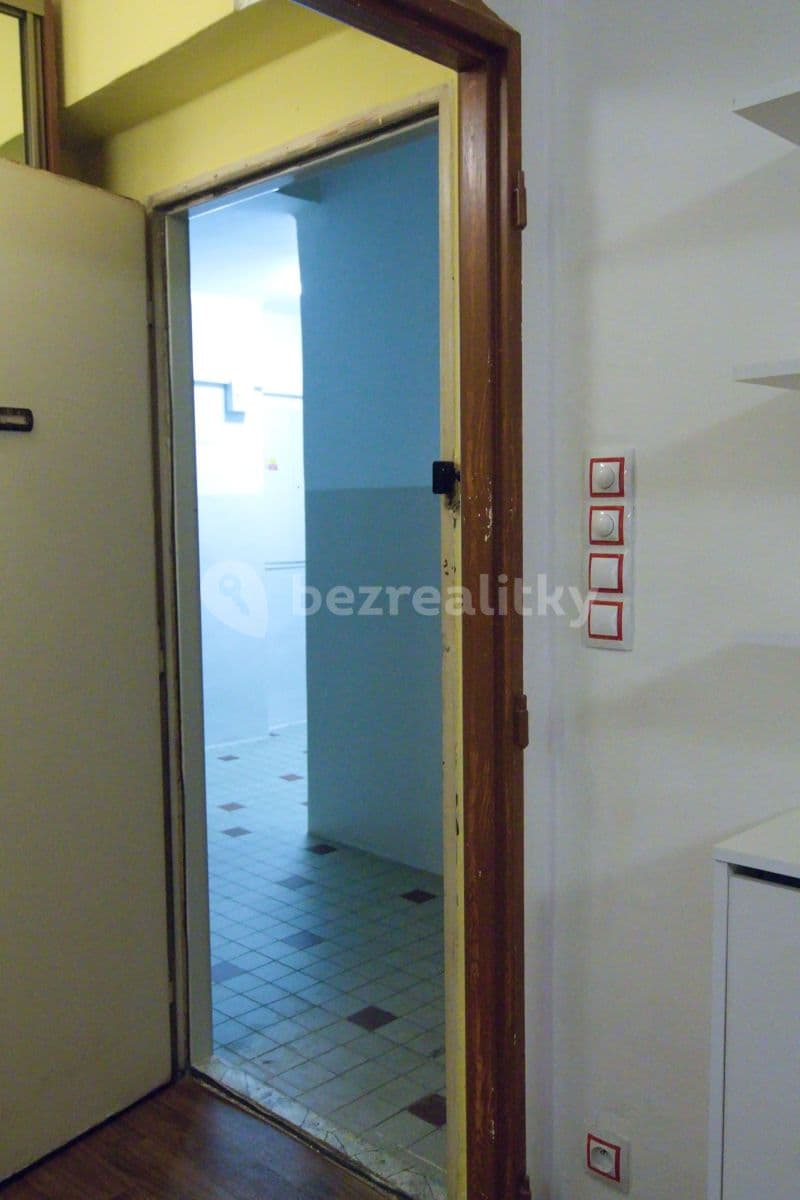 Prenájom bytu 1-izbový 23 m², Evropská, Praha, Praha Prenájom bytu 1-izbový 23 m², Evropská, Praha, Praha