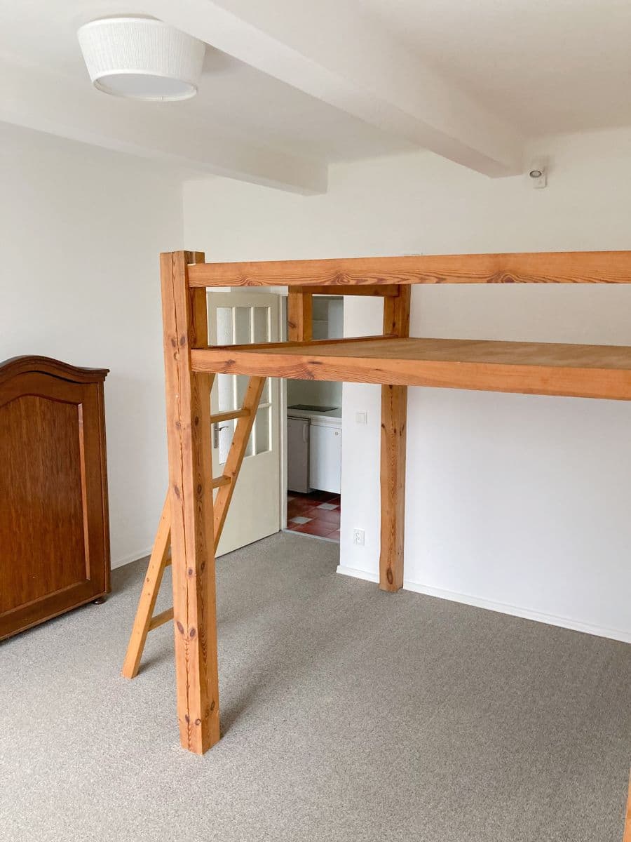 Prenájom bytu 1-izbový 27 m², Na Vrstvách, Praha, Praha Prenájom bytu 1-izbový 27 m², Na Vrstvách, Praha, Praha