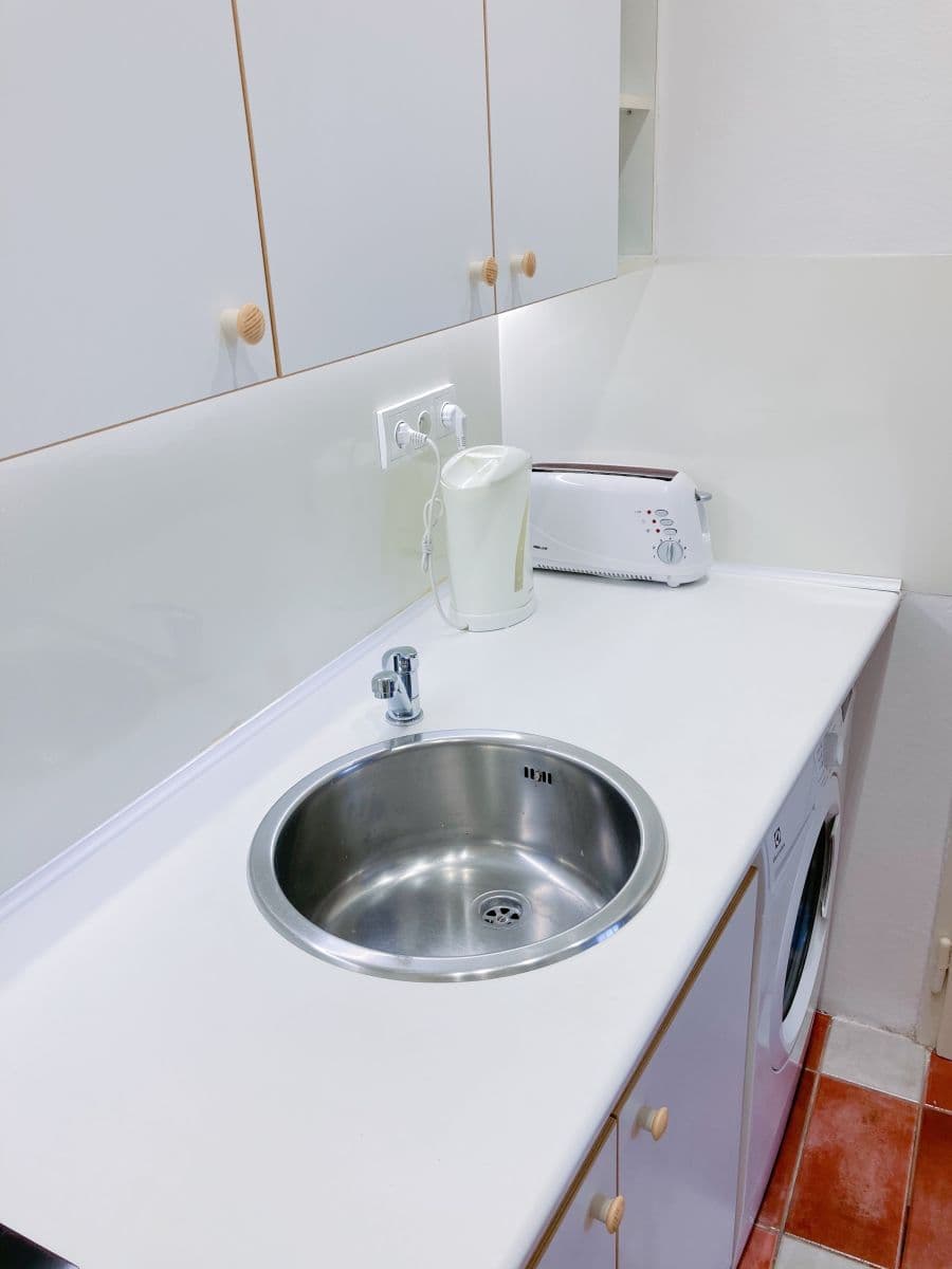 Prenájom bytu 1-izbový 27 m², Na Vrstvách, Praha, Praha Prenájom bytu 1-izbový 27 m², Na Vrstvách, Praha, Praha