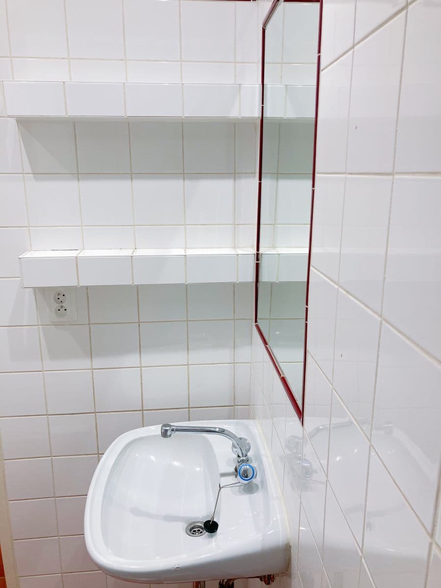 Prenájom bytu 1-izbový 27 m², Na Vrstvách, Praha, Praha Prenájom bytu 1-izbový 27 m², Na Vrstvách, Praha, Praha