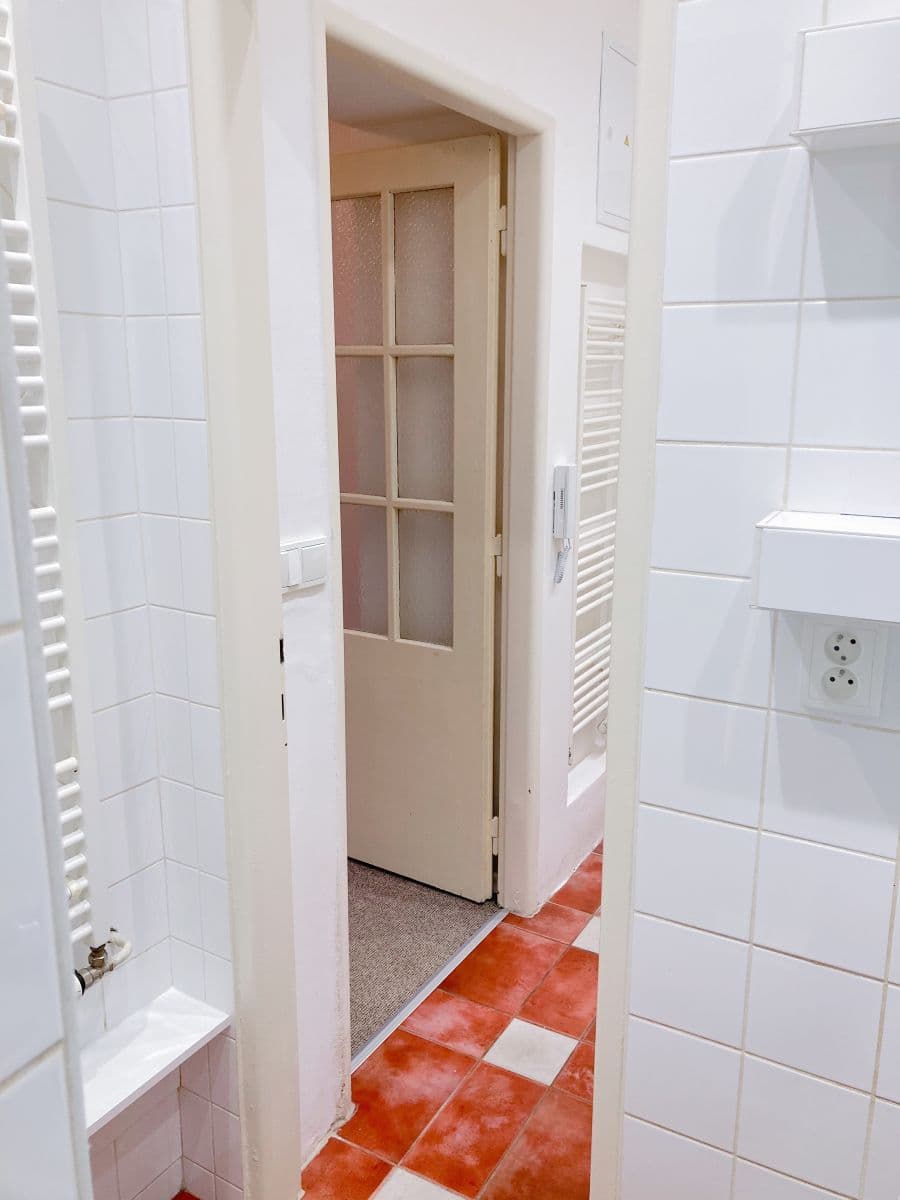 Prenájom bytu 1-izbový 27 m², Na Vrstvách, Praha, Praha Prenájom bytu 1-izbový 27 m², Na Vrstvách, Praha, Praha