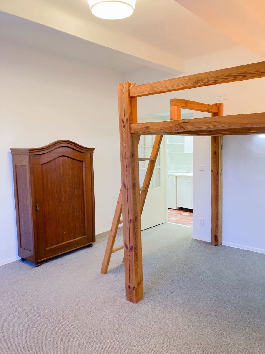 Prenájom bytu 1-izbový 27 m², Na Vrstvách, Praha, Praha Prenájom bytu 1-izbový 27 m², Na Vrstvách, Praha, Praha