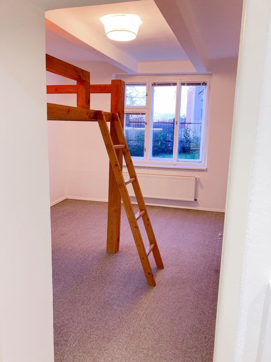 Prenájom bytu 1-izbový 27 m², Na Vrstvách, Praha, Praha Prenájom bytu 1-izbový 27 m², Na Vrstvách, Praha, Praha