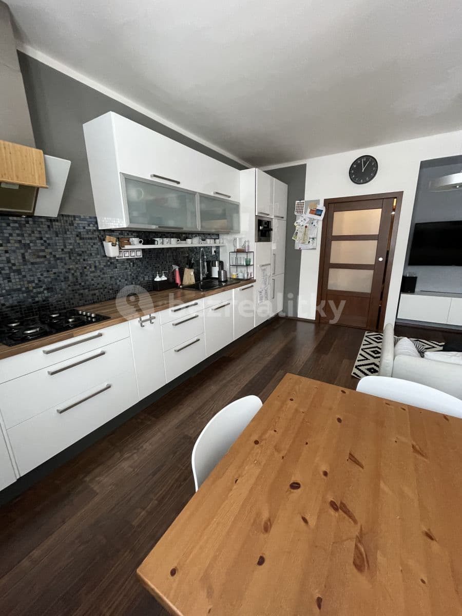 Prenájom bytu 3-izbový 74 m², Jeremenkova, Praha, Praha Prenájom bytu 3-izbový 74 m², Jeremenkova, Praha, Praha