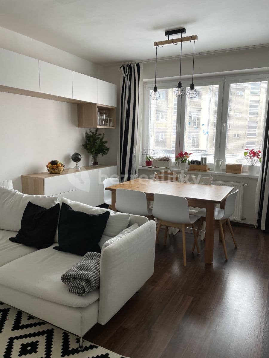 Prenájom bytu 3-izbový 74 m², Jeremenkova, Praha, Praha Prenájom bytu 3-izbový 74 m², Jeremenkova, Praha, Praha