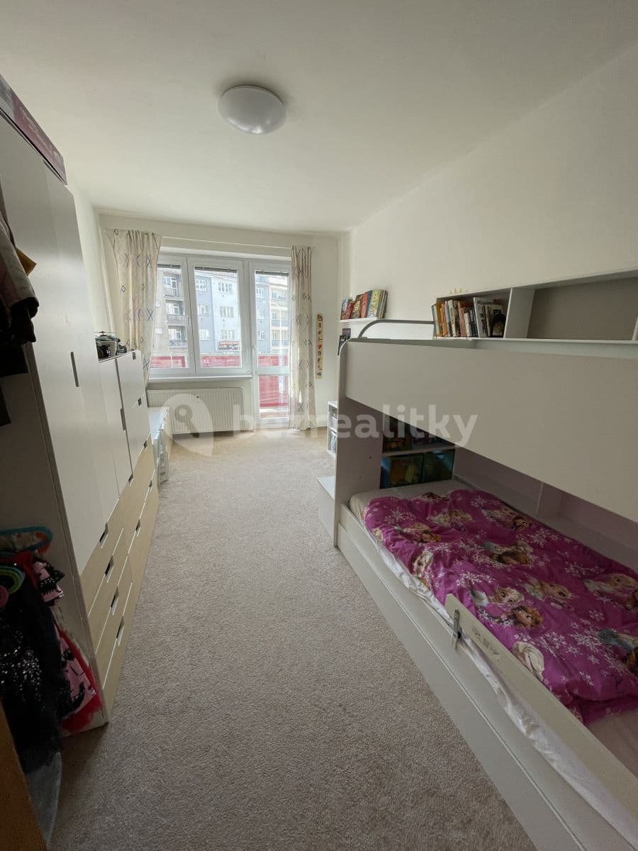 Prenájom bytu 3-izbový 74 m², Jeremenkova, Praha, Praha Prenájom bytu 3-izbový 74 m², Jeremenkova, Praha, Praha