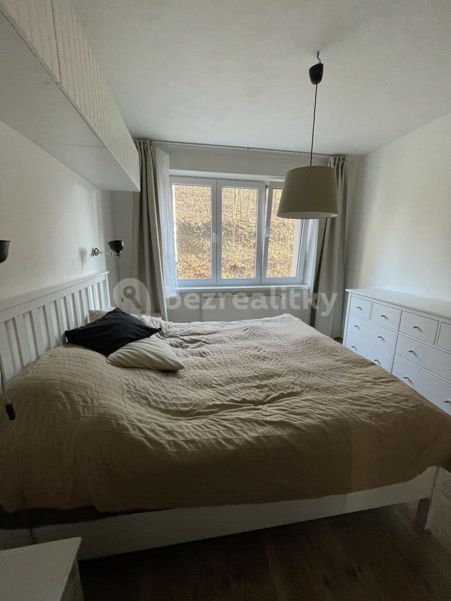 Prenájom bytu 3-izbový 74 m², Jeremenkova, Praha, Praha Prenájom bytu 3-izbový 74 m², Jeremenkova, Praha, Praha