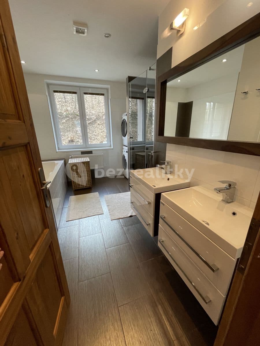 Prenájom bytu 3-izbový 74 m², Jeremenkova, Praha, Praha Prenájom bytu 3-izbový 74 m², Jeremenkova, Praha, Praha