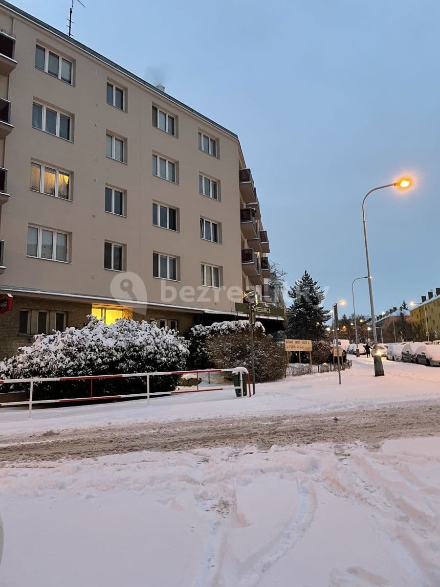 Prenájom bytu 3-izbový 74 m², Jeremenkova, Praha, Praha Prenájom bytu 3-izbový 74 m², Jeremenkova, Praha, Praha