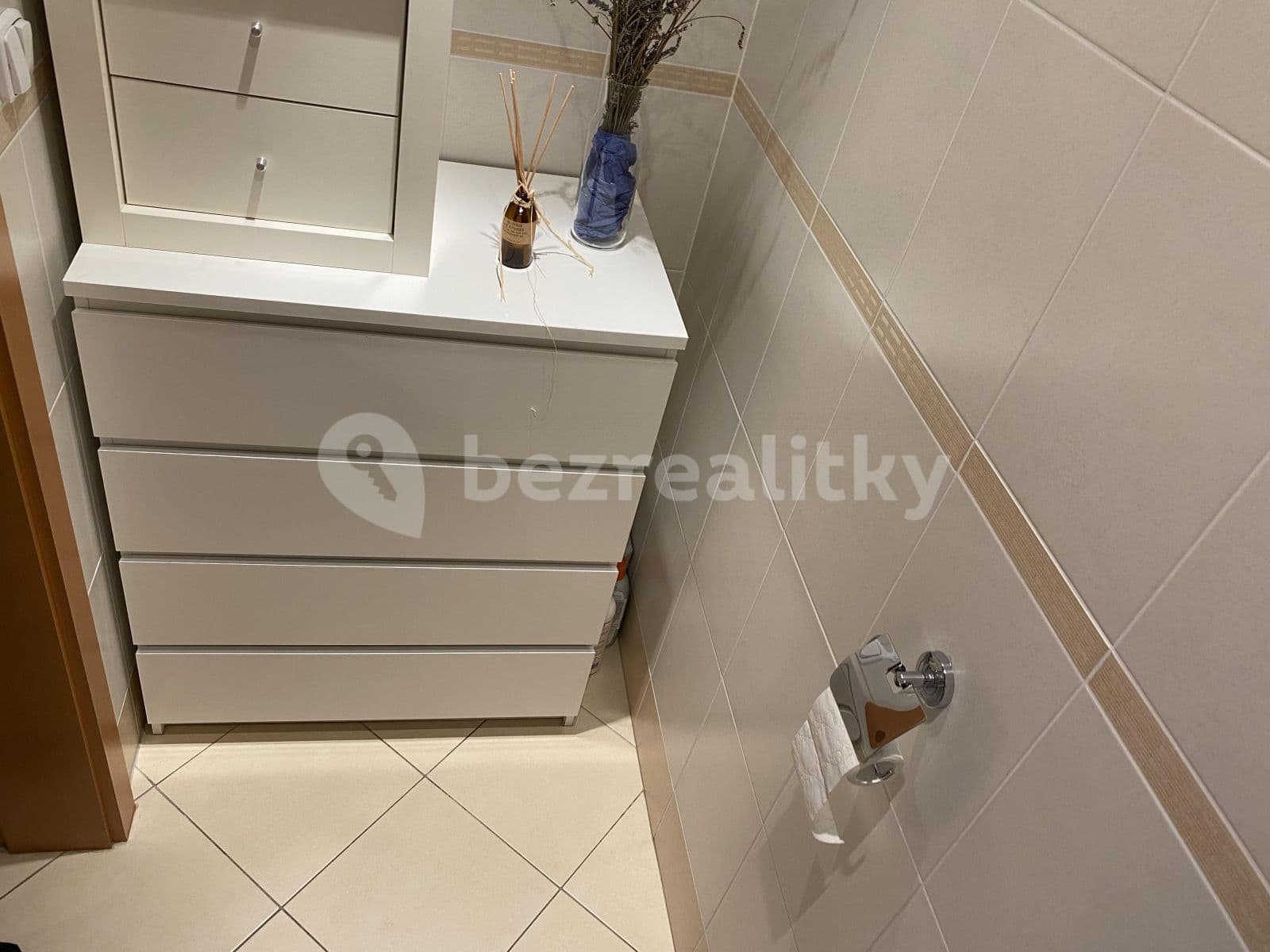 Prenájom bytu 2-izbový 64 m², Pavla Beneše, Praha, Praha Prenájom bytu 2-izbový 64 m², Pavla Beneše, Praha, Praha