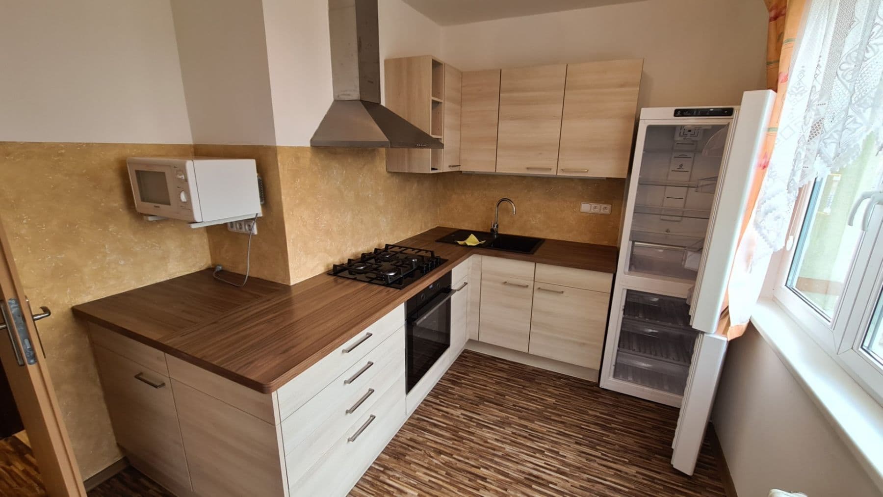 Prenájom bytu 2-izbový 64 m², Modenská, Karlovy Vary, Karlovarský kraj Prenájom bytu 2-izbový 64 m², Modenská, Karlovy Vary, Karlovarský kraj