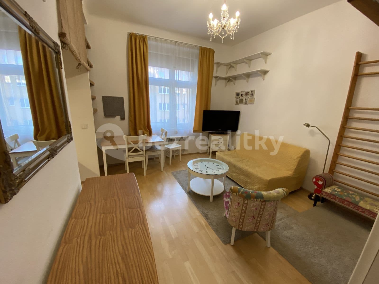 Prenájom bytu 1-izbový 29 m², Slezská, Praha, Praha Prenájom bytu 1-izbový 29 m², Slezská, Praha, Praha