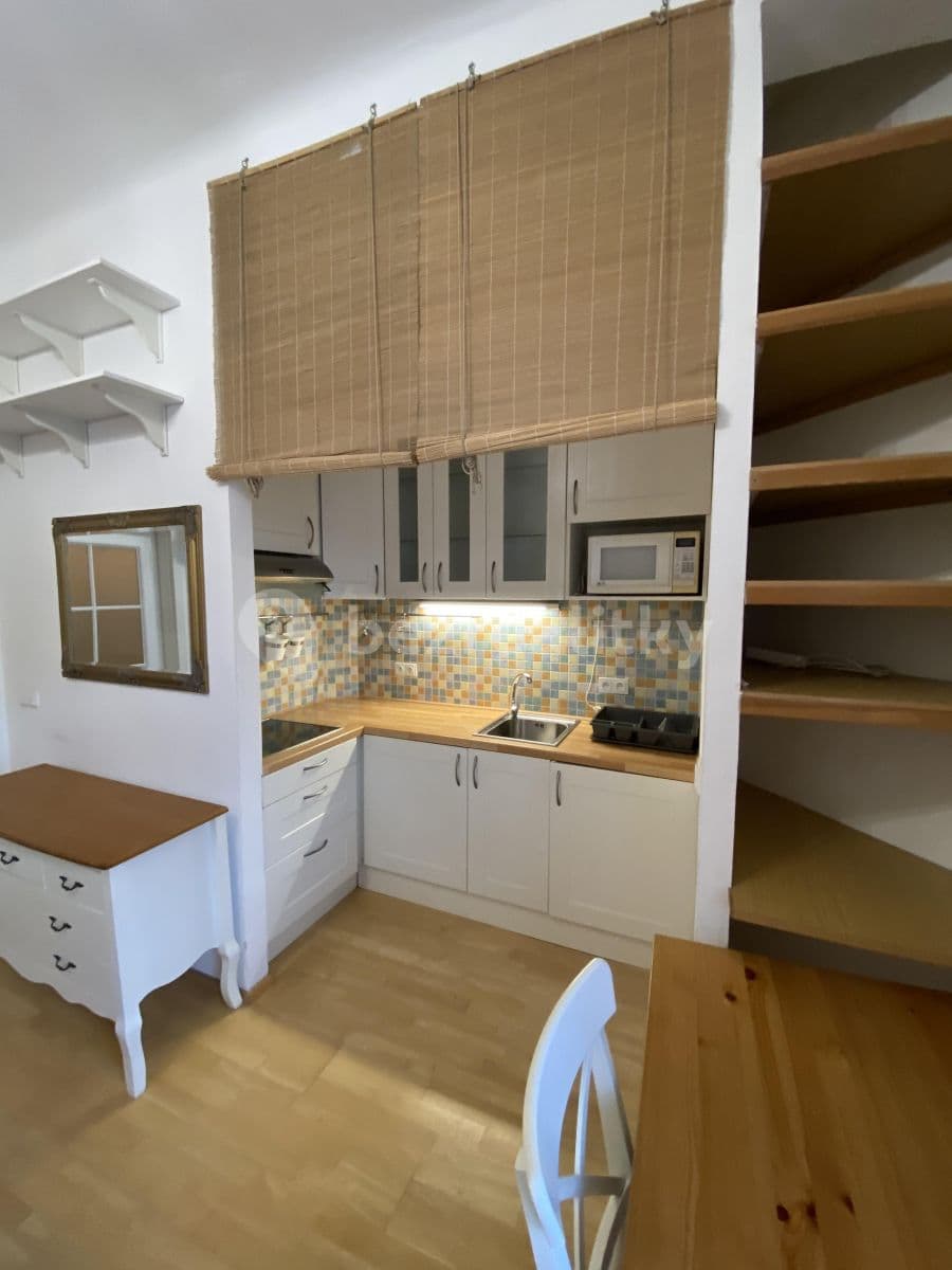 Prenájom bytu 1-izbový 29 m², Slezská, Praha, Praha Prenájom bytu 1-izbový 29 m², Slezská, Praha, Praha