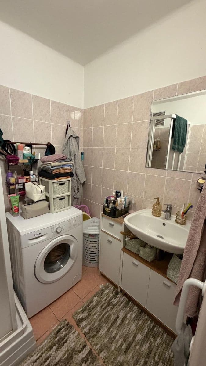 Prenájom bytu 1-izbový 35 m², Třída Míru, Beroun, Středočeský kraj Prenájom bytu 1-izbový 35 m², Třída Míru, Beroun, Středočeský kraj