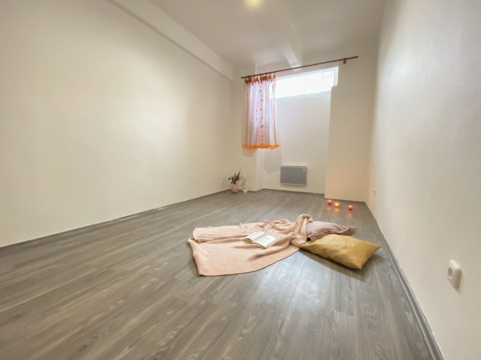 Prenájom bytu 2-izbový 44 m², Ruská, Praha, Praha Prenájom bytu 2-izbový 44 m², Ruská, Praha, Praha