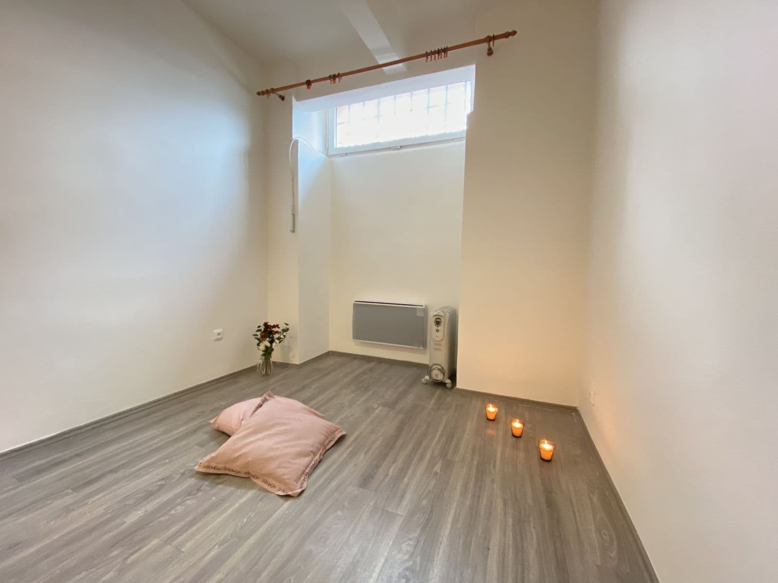 Prenájom bytu 2-izbový 44 m², Ruská, Praha, Praha Prenájom bytu 2-izbový 44 m², Ruská, Praha, Praha