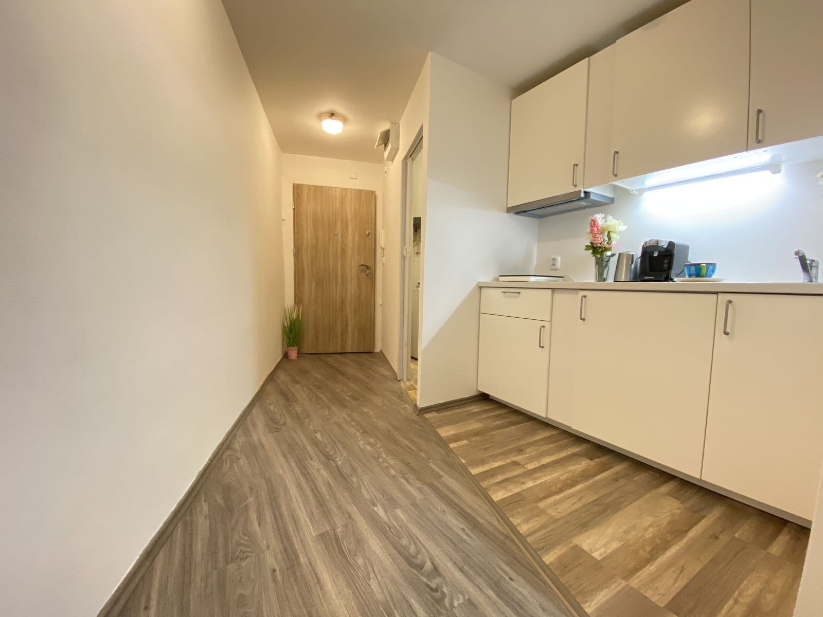 Prenájom bytu 2-izbový 44 m², Ruská, Praha, Praha Prenájom bytu 2-izbový 44 m², Ruská, Praha, Praha