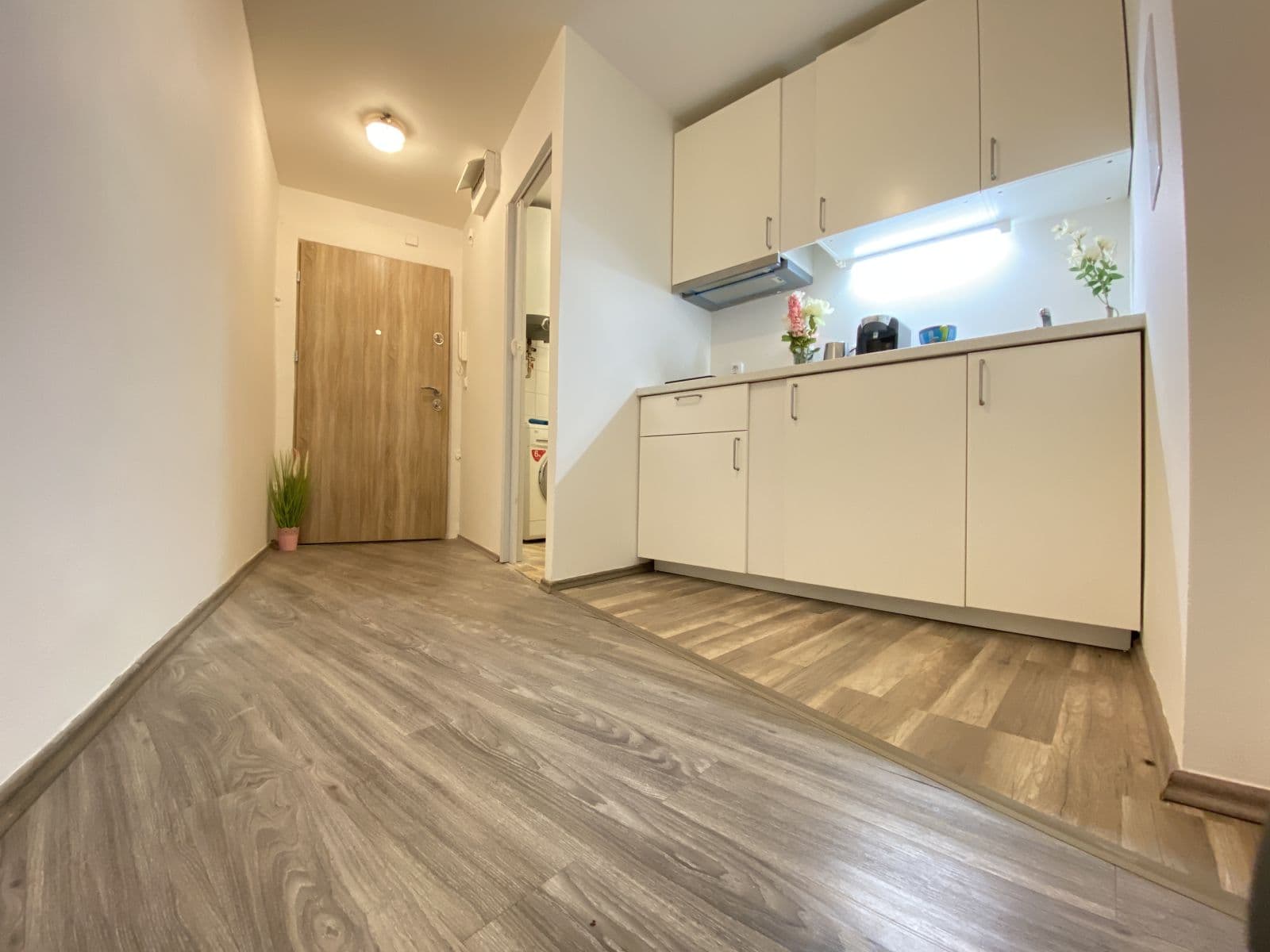 Prenájom bytu 2-izbový 44 m², Ruská, Praha, Praha Prenájom bytu 2-izbový 44 m², Ruská, Praha, Praha