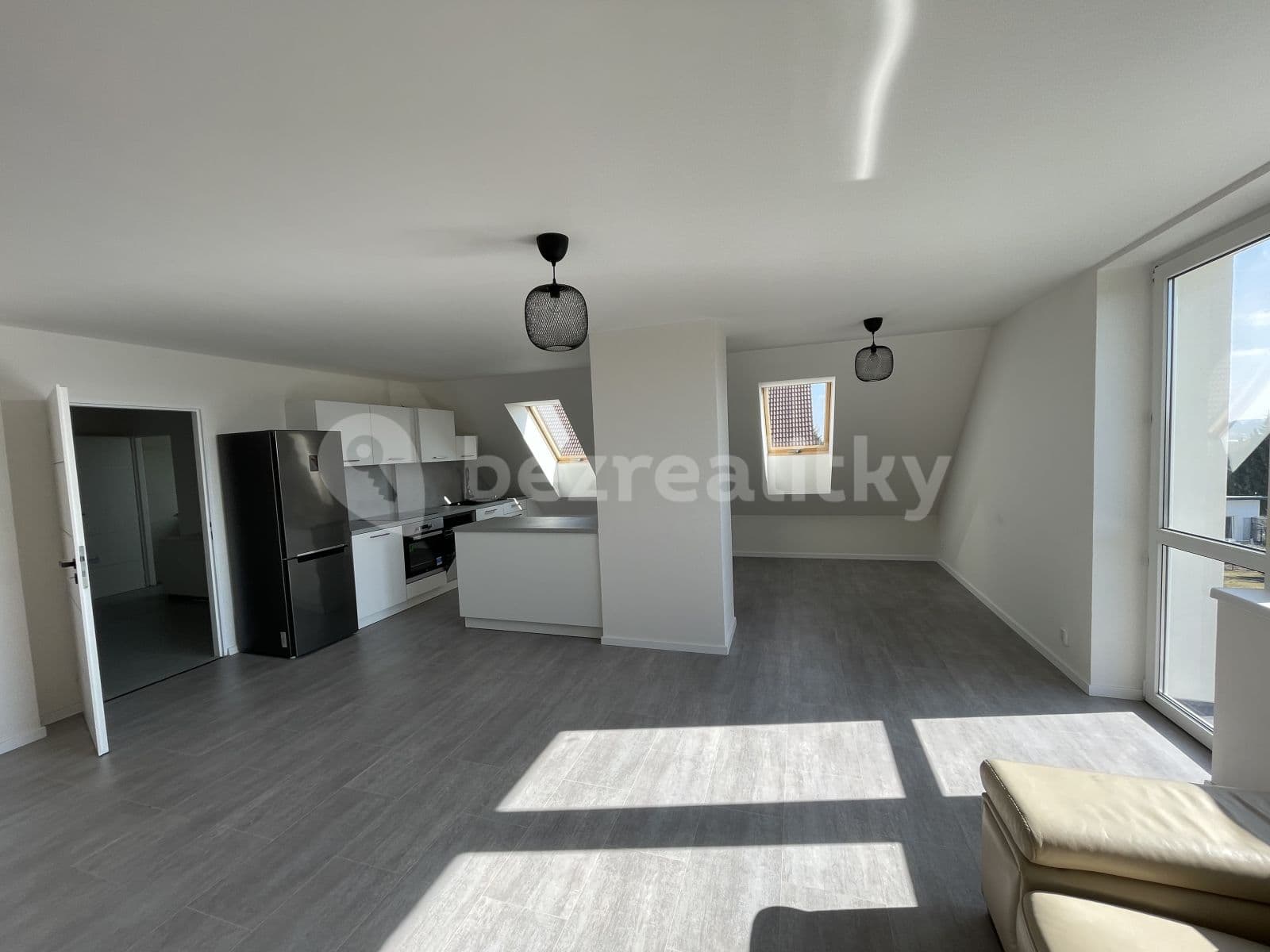 Prenájom bytu 3-izbový 120 m², Severní, Horoměřice, Středočeský kraj Prenájom bytu 3-izbový 120 m², Severní, Horoměřice, Středočeský kraj