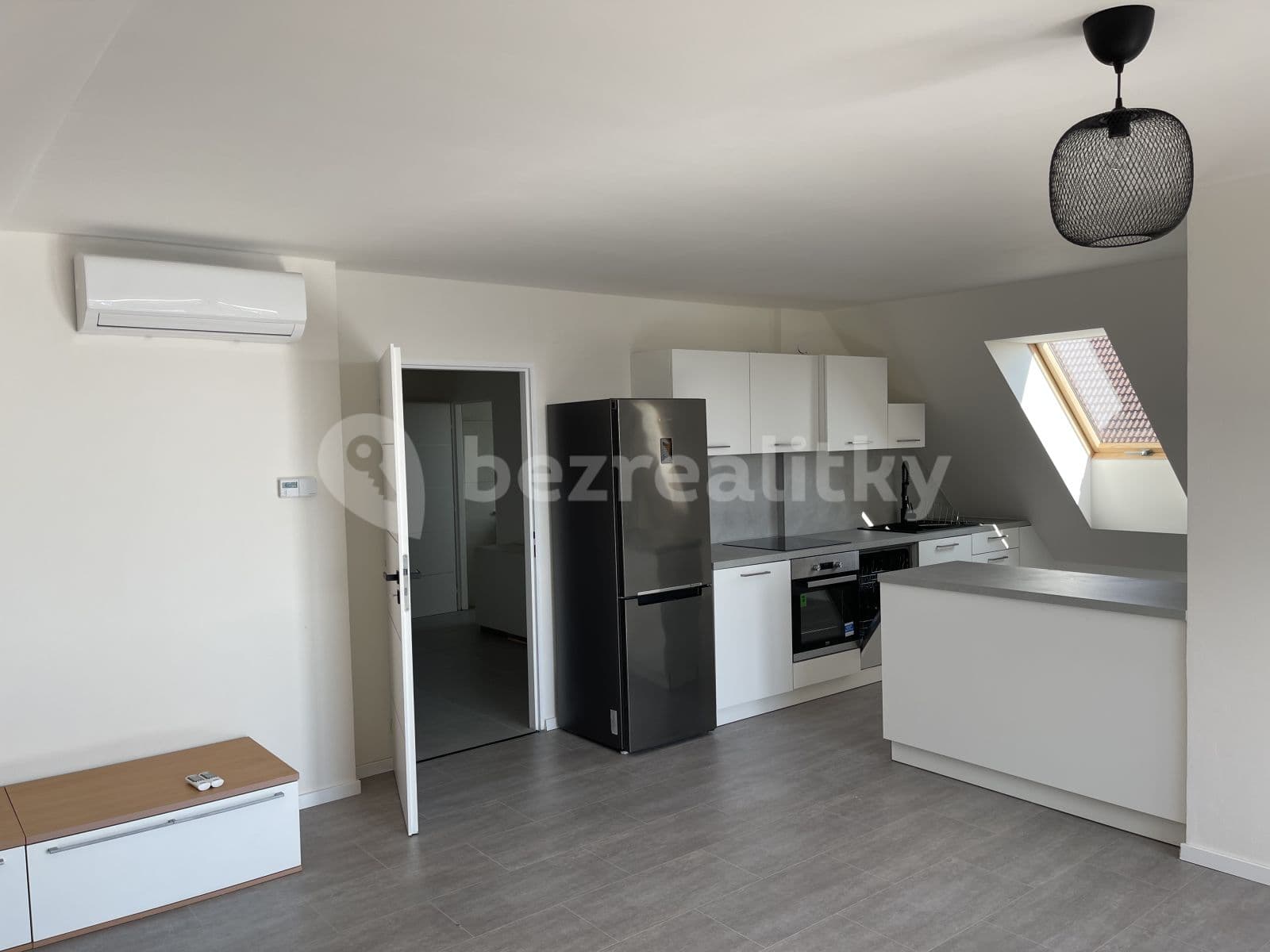 Prenájom bytu 3-izbový 120 m², Severní, Horoměřice, Středočeský kraj Prenájom bytu 3-izbový 120 m², Severní, Horoměřice, Středočeský kraj