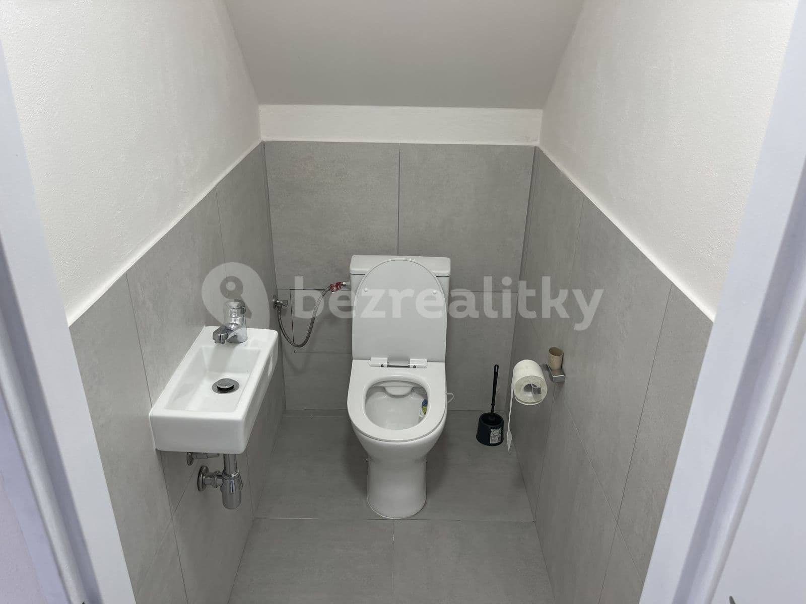 Prenájom bytu 3-izbový 120 m², Severní, Horoměřice, Středočeský kraj Prenájom bytu 3-izbový 120 m², Severní, Horoměřice, Středočeský kraj