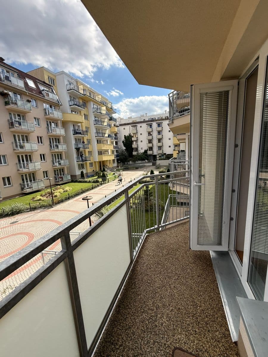 Prenájom bytu 1-izbový 24 m², Lipnická, Praha, Praha Prenájom bytu 1-izbový 24 m², Lipnická, Praha, Praha