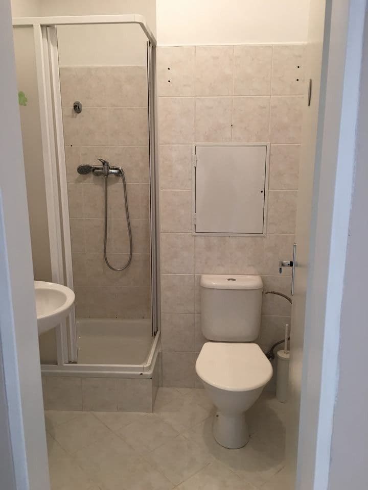 Prenájom bytu 1-izbový 24 m², Lipnická, Praha, Praha Prenájom bytu 1-izbový 24 m², Lipnická, Praha, Praha