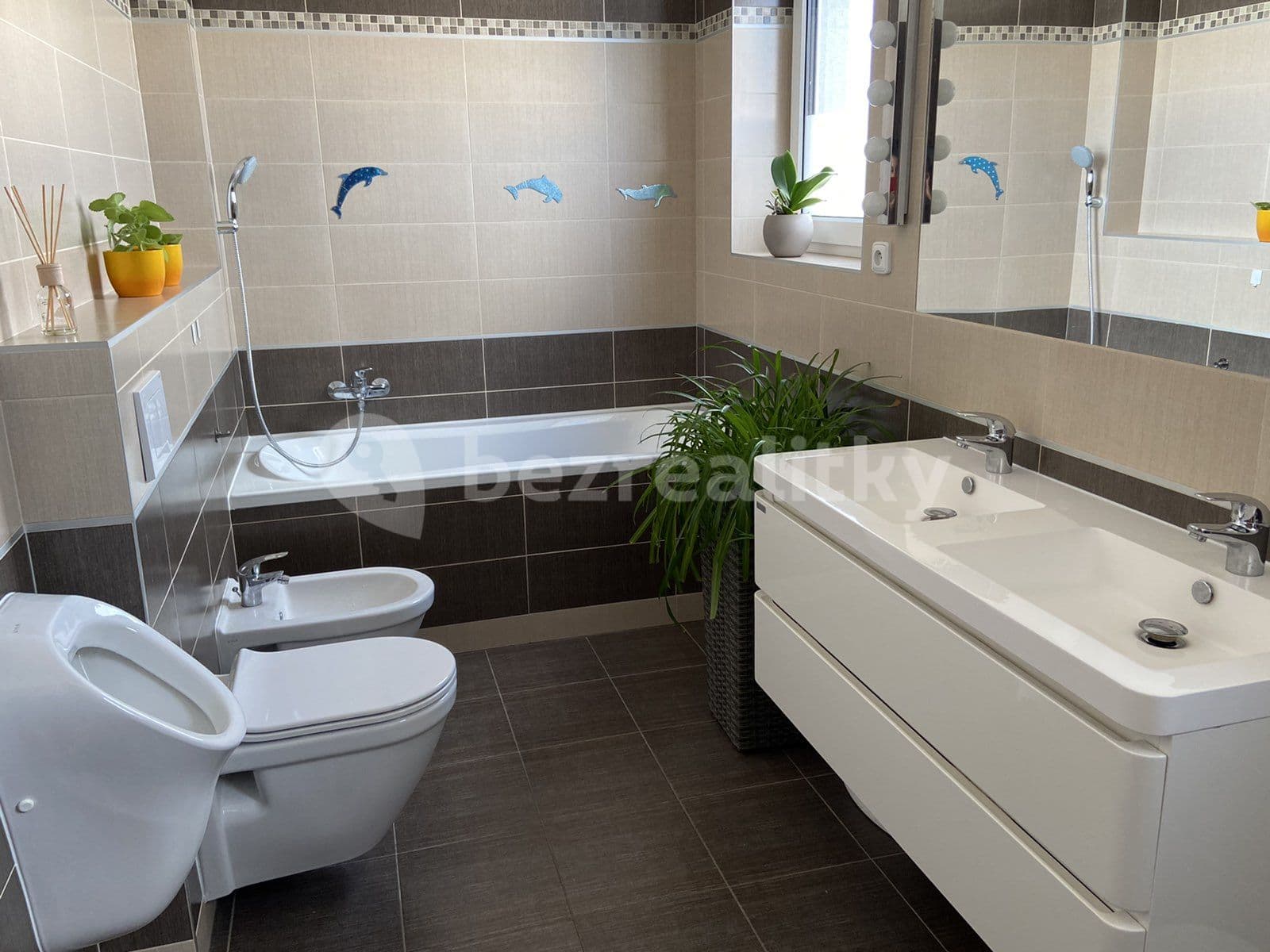 Prenájom domu 170 m², pozemok 370 m², Škarvadova, Praha, Praha Prenájom domu 170 m², pozemok 370 m², Škarvadova, Praha, Praha