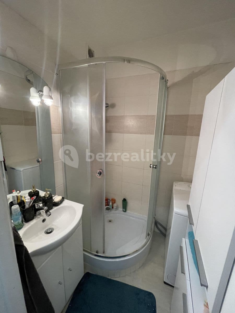 Prenájom bytu 2-izbový 52 m², Káranská, Praha, Praha Prenájom bytu 2-izbový 52 m², Káranská, Praha, Praha