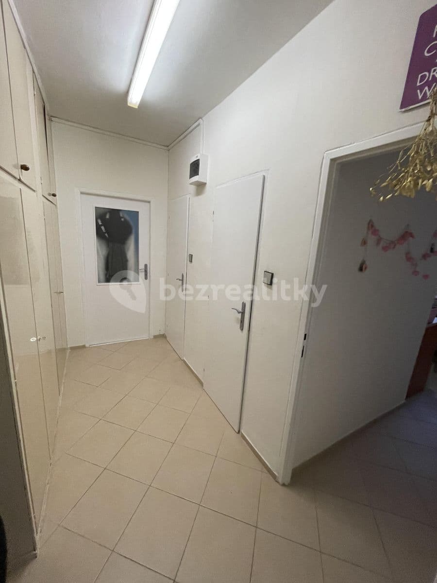 Prenájom bytu 2-izbový 52 m², Káranská, Praha, Praha Prenájom bytu 2-izbový 52 m², Káranská, Praha, Praha