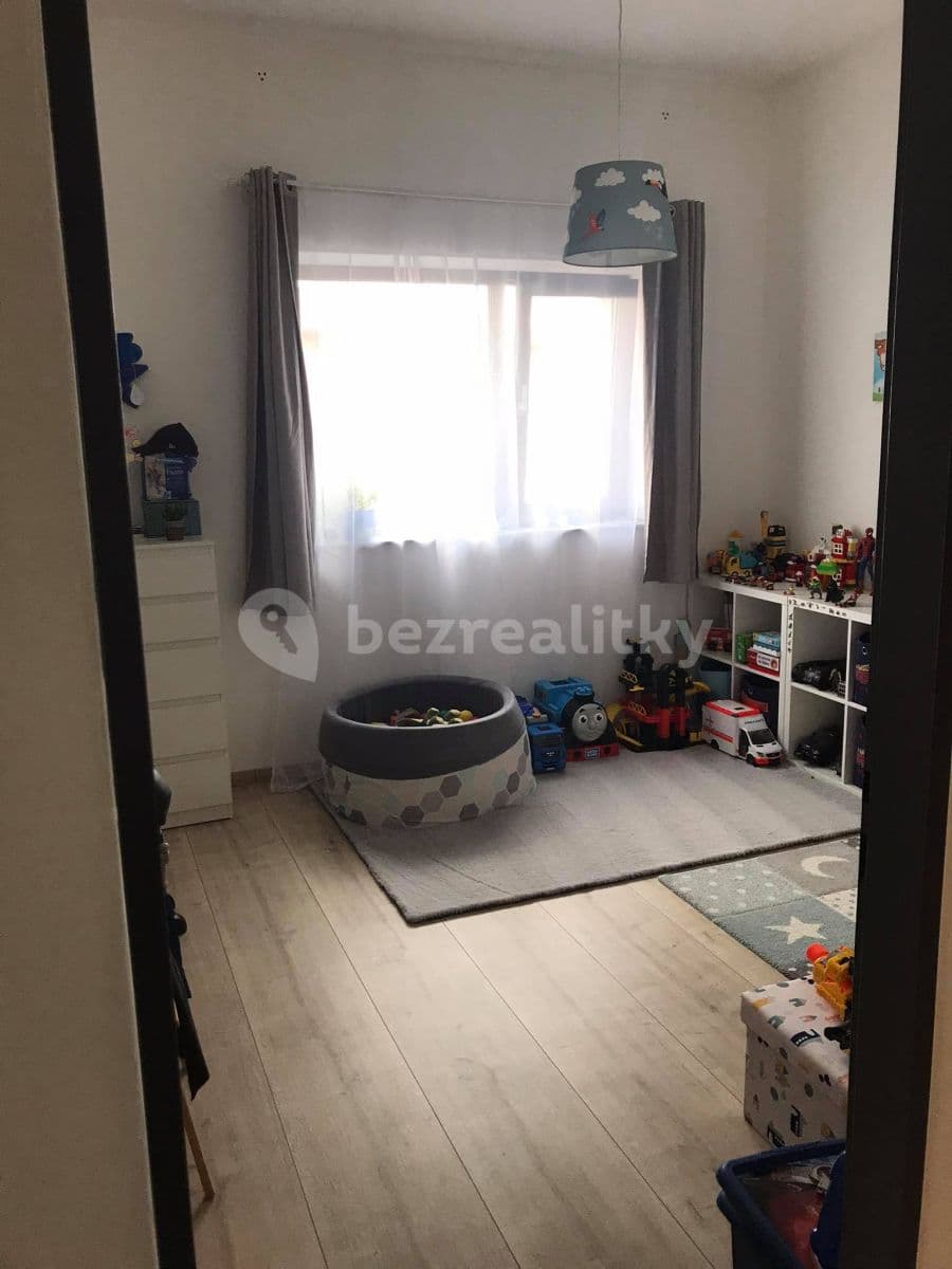 Prenájom bytu 3-izbový 80 m², Levínský Vršek, Králův Dvůr, Středočeský kraj Prenájom bytu 3-izbový 80 m², Levínský Vršek, Králův Dvůr, Středočeský kraj