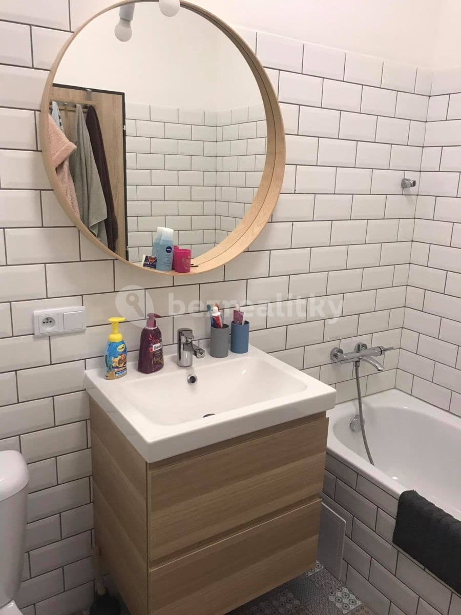 Prenájom bytu 3-izbový 80 m², Levínský Vršek, Králův Dvůr, Středočeský kraj Prenájom bytu 3-izbový 80 m², Levínský Vršek, Králův Dvůr, Středočeský kraj