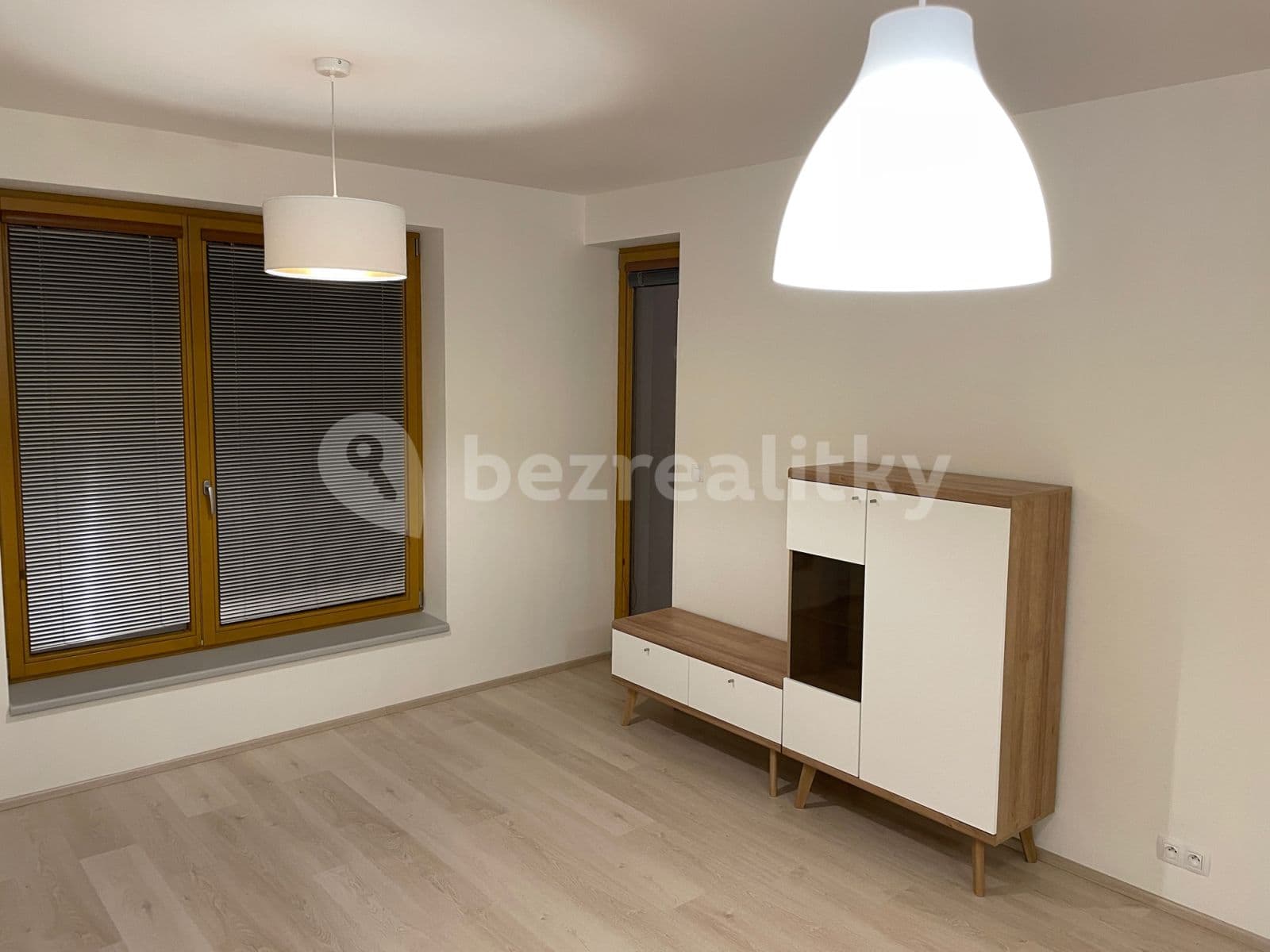 Prenájom bytu 2-izbový 54 m², Tovární, Čelákovice, Středočeský kraj Prenájom bytu 2-izbový 54 m², Tovární, Čelákovice, Středočeský kraj