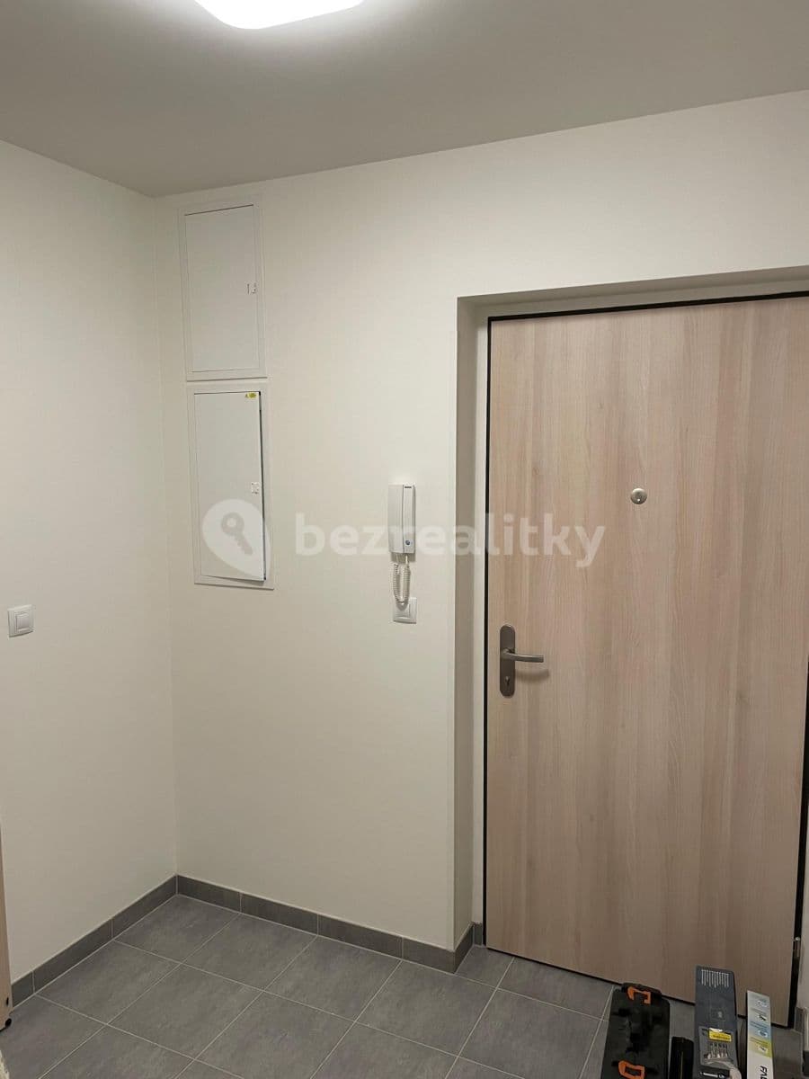 Prenájom bytu 2-izbový 54 m², Tovární, Čelákovice, Středočeský kraj Prenájom bytu 2-izbový 54 m², Tovární, Čelákovice, Středočeský kraj