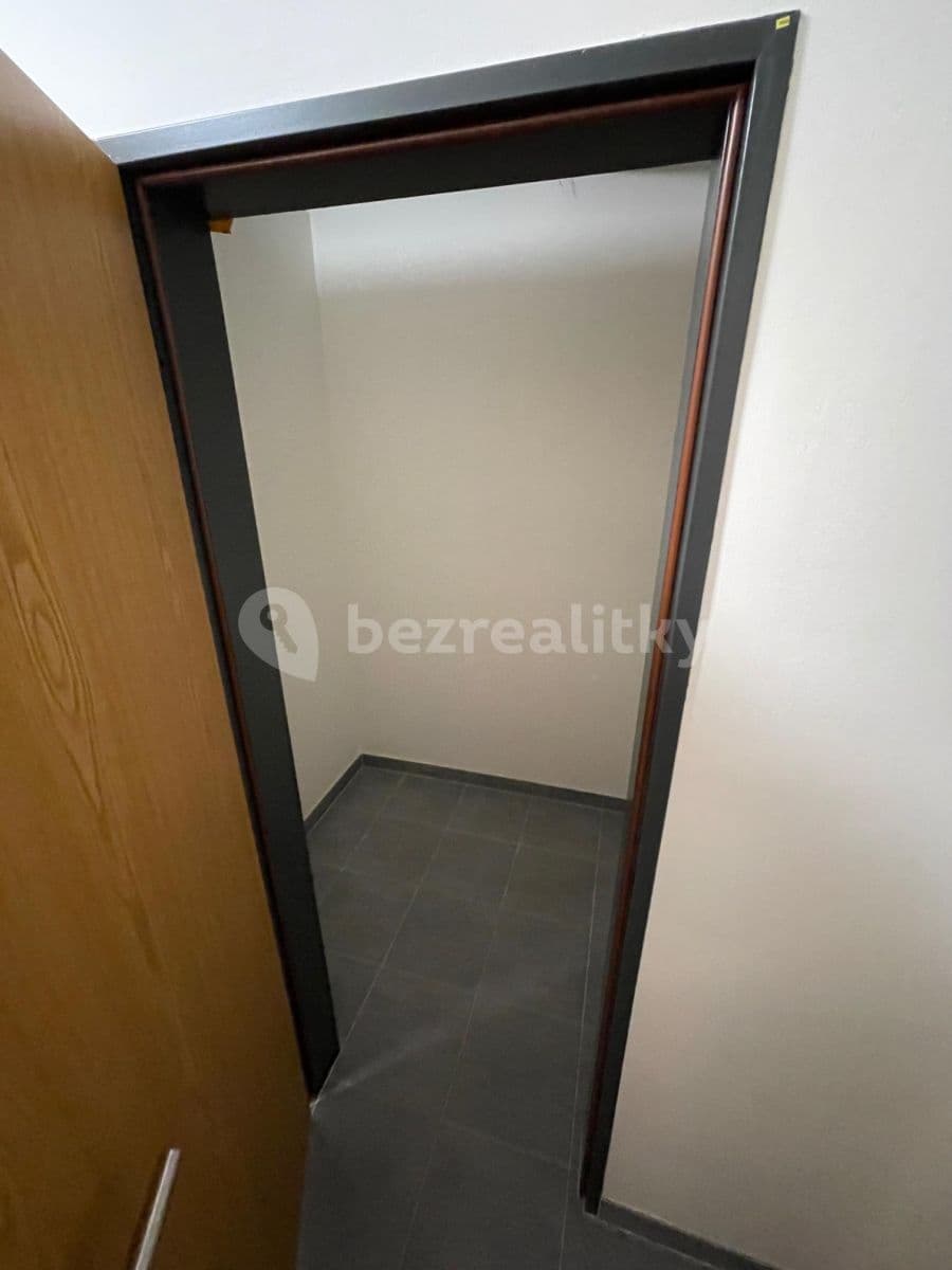 Prenájom bytu 2-izbový 54 m², Tovární, Čelákovice, Středočeský kraj Prenájom bytu 2-izbový 54 m², Tovární, Čelákovice, Středočeský kraj