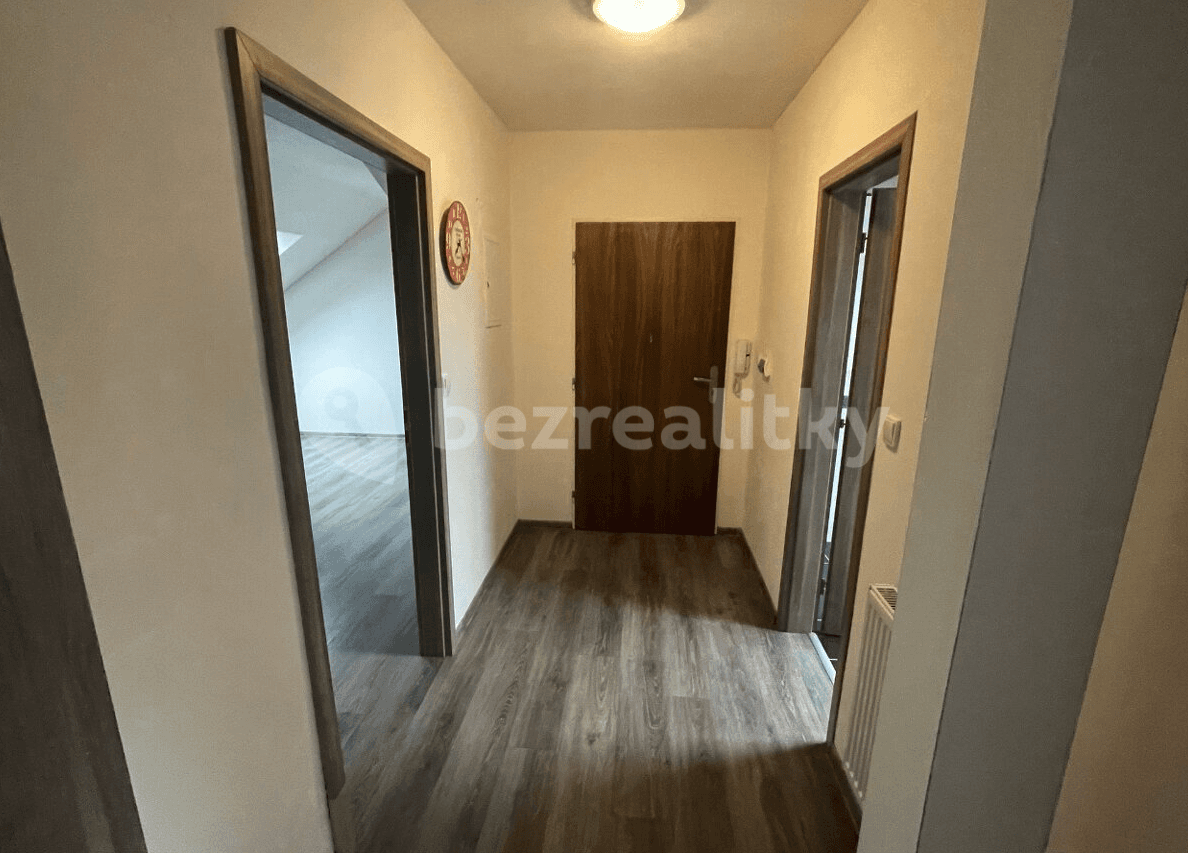 Prenájom bytu 2-izbový 70 m², Školní, Chomutov, Ústecký kraj Prenájom bytu 2-izbový 70 m², Školní, Chomutov, Ústecký kraj