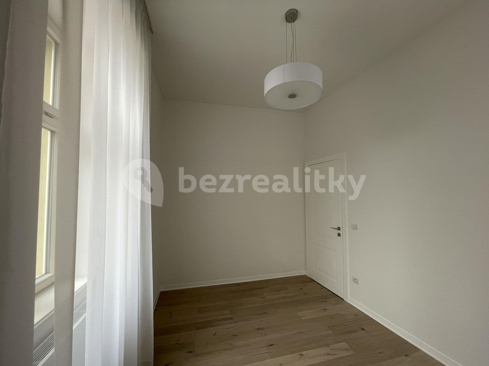 Prenájom bytu 2-izbový 37 m², Kmochova, Praha, Praha Prenájom bytu 2-izbový 37 m², Kmochova, Praha, Praha