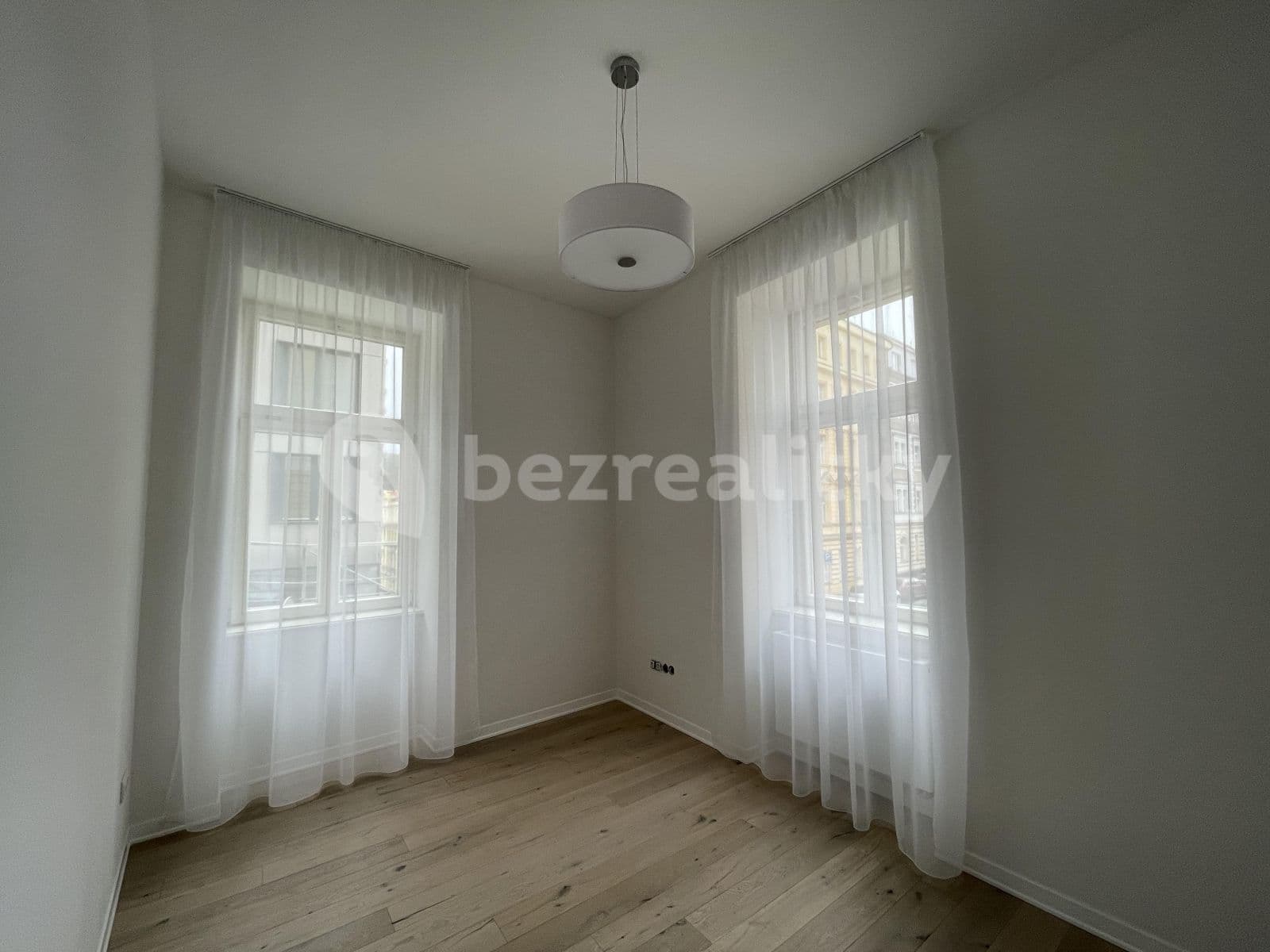 Prenájom bytu 2-izbový 37 m², Kmochova, Praha, Praha Prenájom bytu 2-izbový 37 m², Kmochova, Praha, Praha