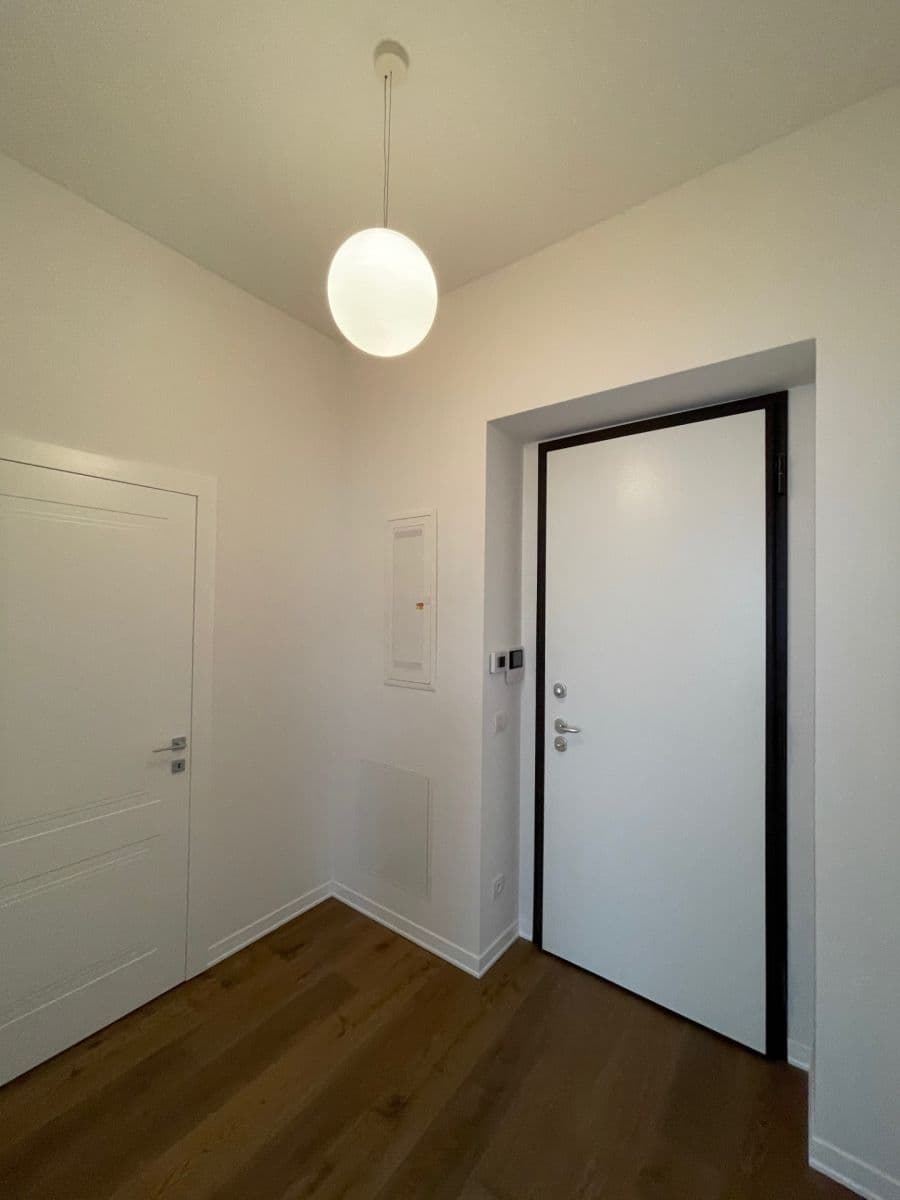 Prenájom bytu 2-izbový 47 m², Kmochova, Praha, Praha Prenájom bytu 2-izbový 47 m², Kmochova, Praha, Praha