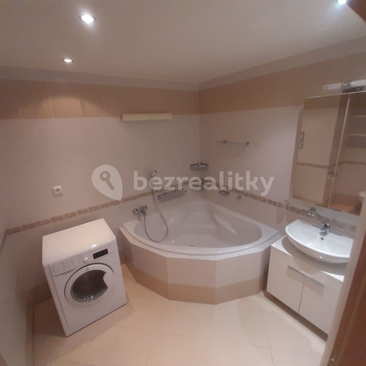 Prenájom bytu 2-izbový 62 m², Tlumačovská, Praha, Praha Prenájom bytu 2-izbový 62 m², Tlumačovská, Praha, Praha