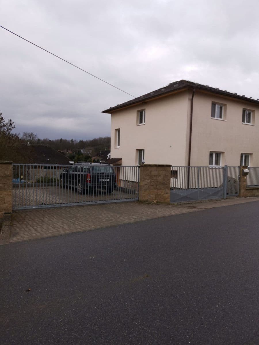 Prenájom bytu 3-izbový 65 m², Kostelec u Křížků, Středočeský kraj Prenájom bytu 3-izbový 65 m², Kostelec u Křížků, Středočeský kraj
